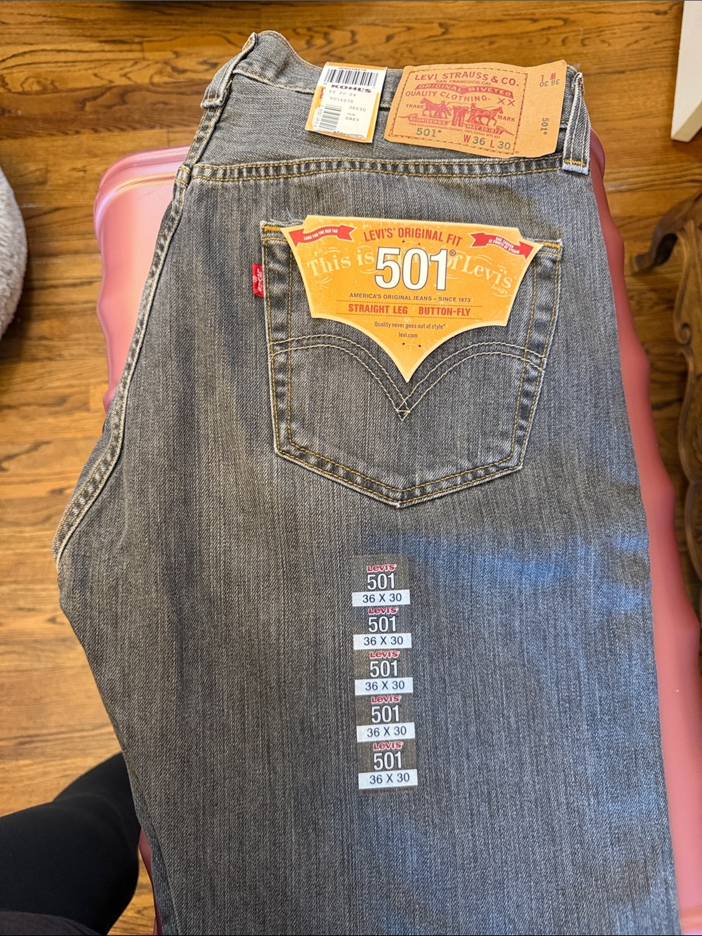 Levi's 501 Straight Fit Jeans in Gray Wash